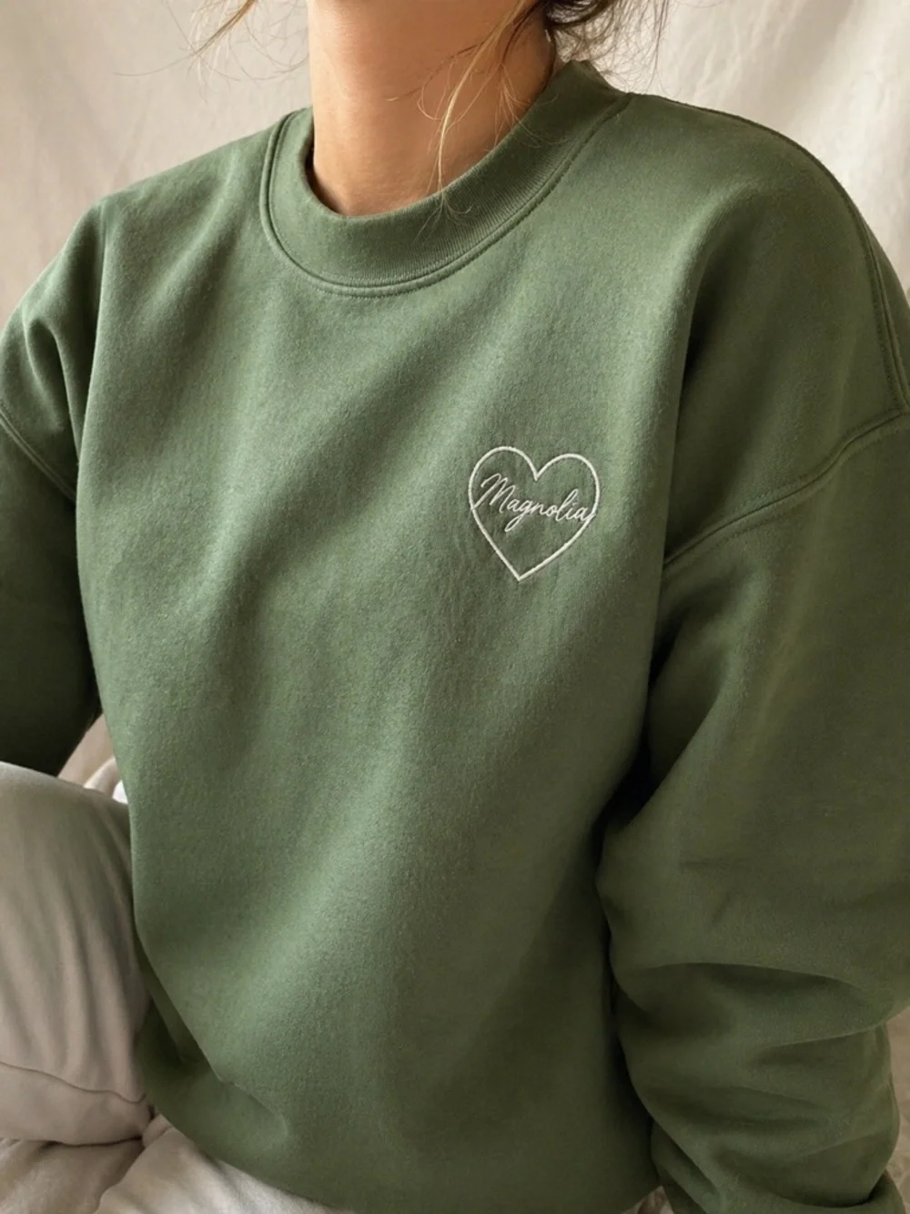 Magnolia Embroidered Heart Sweatshirt Sage Green Crewneck Womens Medium - Picture 1 of 7